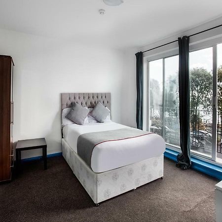 The Clacton Hotel Экстерьер фото