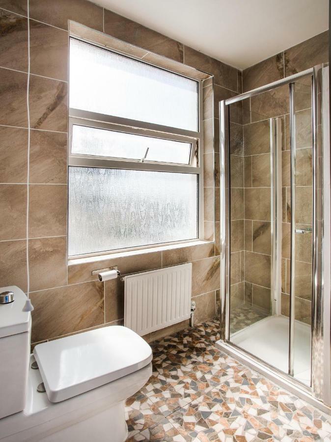 The Clacton Hotel Экстерьер фото