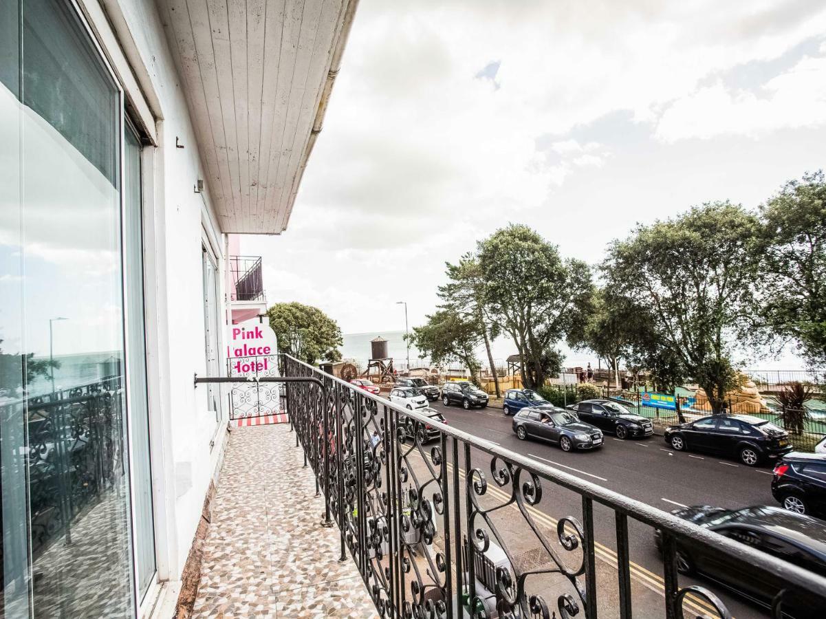 The Clacton Hotel Экстерьер фото