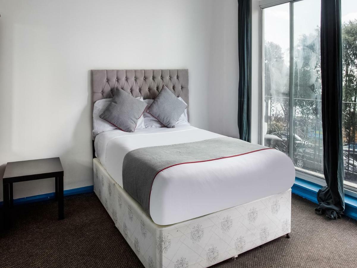 The Clacton Hotel Экстерьер фото